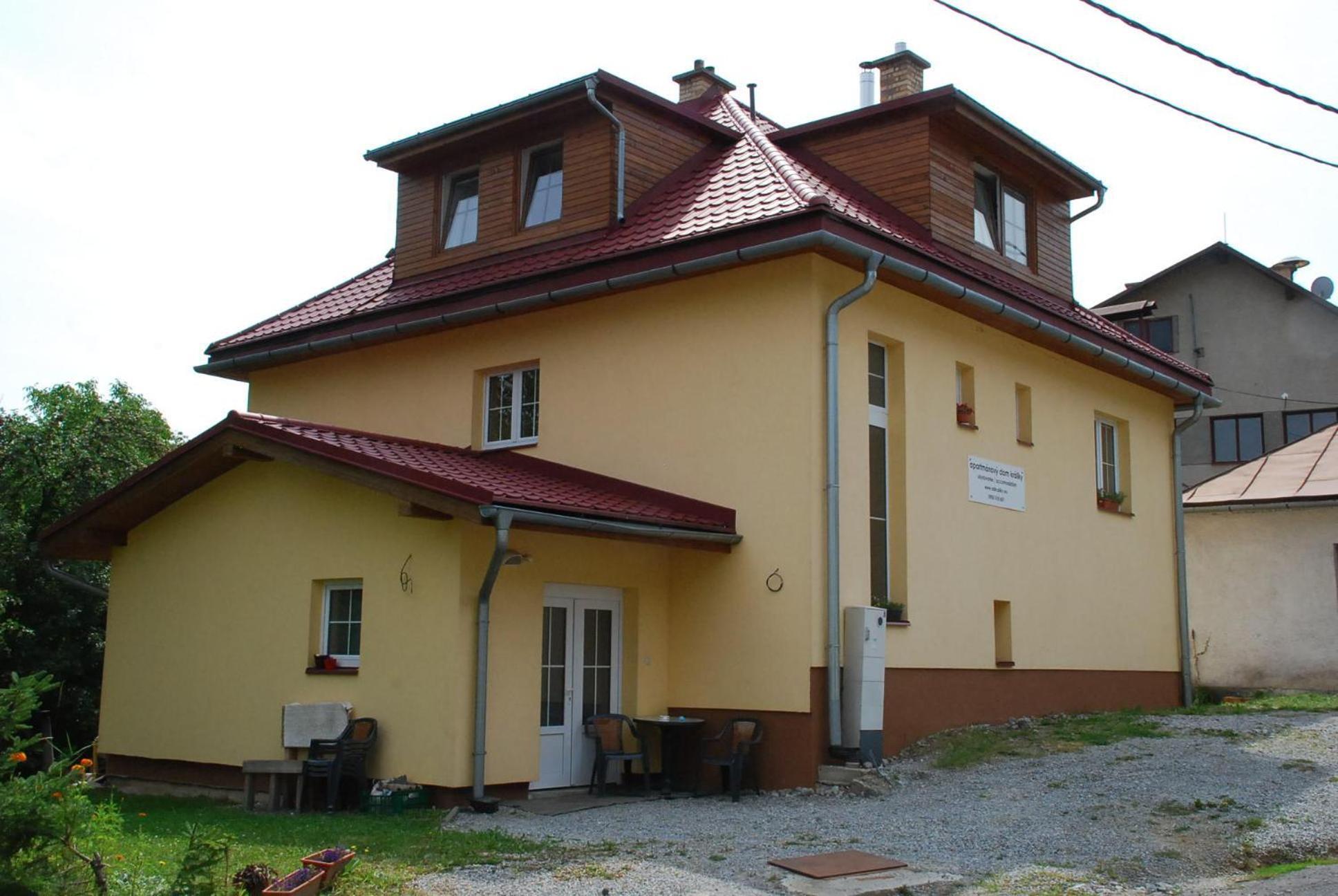 Apartmanovy Dom Кралики Экстерьер фото