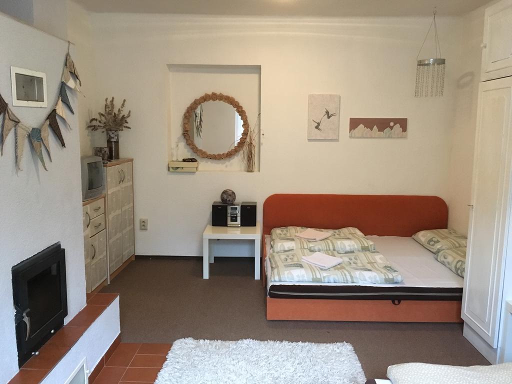 Apartmanovy Dom Кралики Экстерьер фото